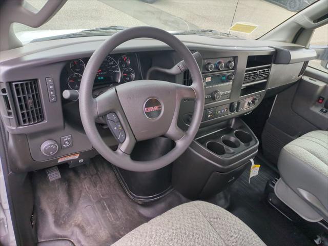 2025 GMC Savana Cutaway 4500 Van