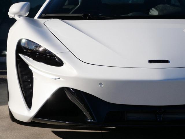 2026 McLaren Artura Performance