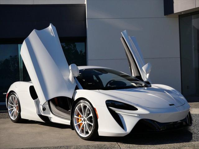 2026 McLaren Artura Performance