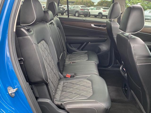 2025 Volkswagen Atlas 2.0T SEL Premium R-Line