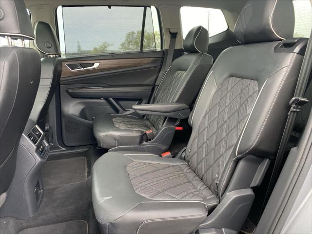 2025 Volkswagen Atlas 2.0T SEL Premium R-Line