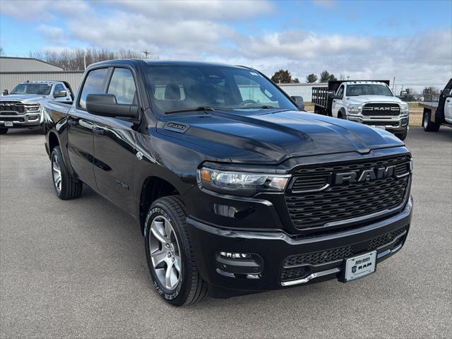 2026 RAM Ram 1500 RAM 1500 EXPRESS CREW CAB 4X4 57 BOX