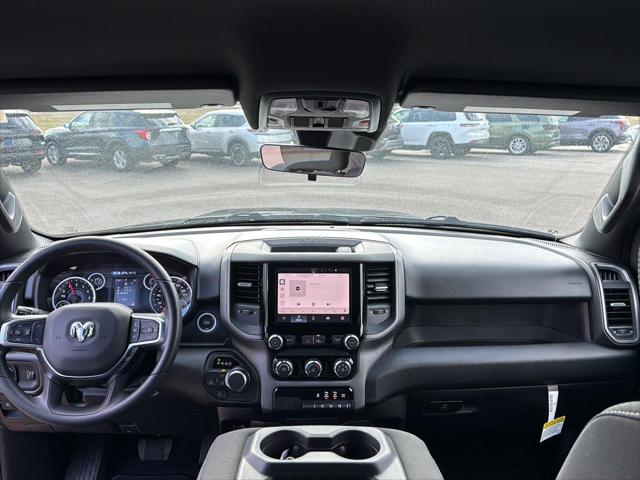 2026 RAM Ram 1500 RAM 1500 EXPRESS CREW CAB 4X4 57 BOX