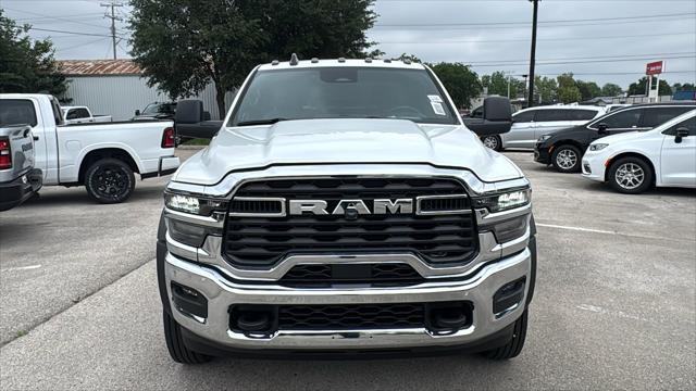 2026 RAM Ram 5500 Chassis Cab RAM 5500 TRADESMAN CHASSIS CREW CAB 4X4 84 CA