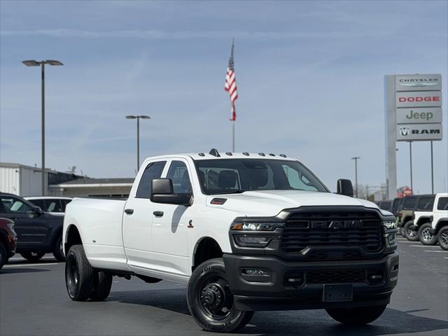 2026 RAM Ram 3500 RAM 3500 TRADESMAN CREW CAB 4X4 8 BOX
