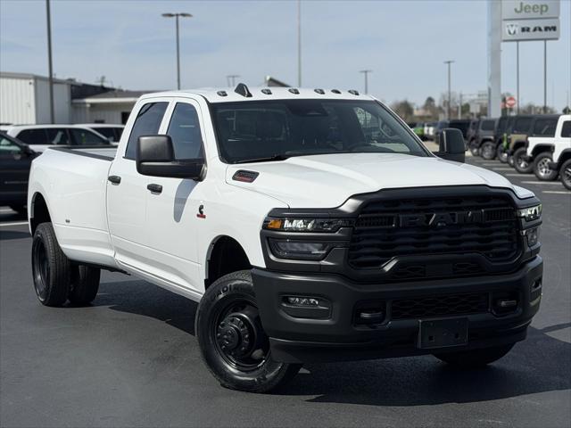 2026 RAM Ram 3500 RAM 3500 TRADESMAN CREW CAB 4X4 8 BOX