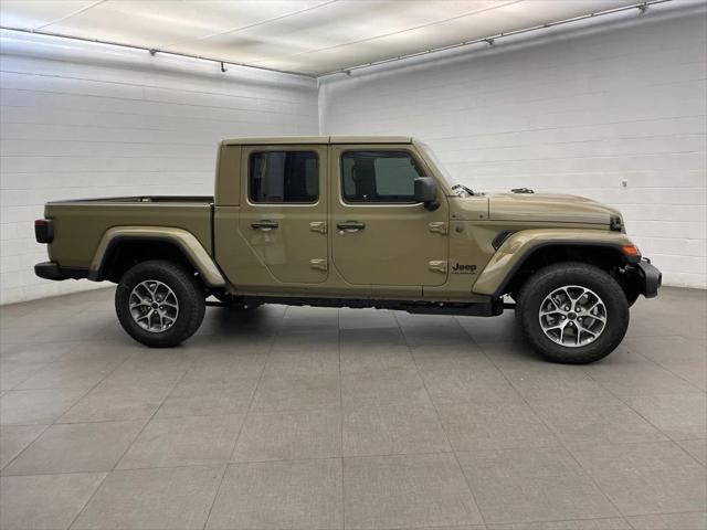 2026 Jeep Gladiator GLADIATOR SPORT S 4X4 2026 Jeep Gladiator GLADIATOR SPORT S 4X4