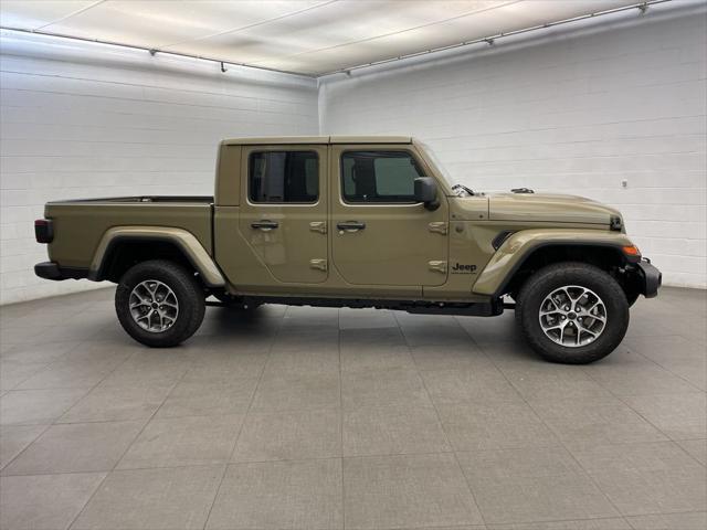 2026 Jeep Gladiator GLADIATOR SPORT S 4X4 2026 Jeep Gladiator GLADIATOR SPORT S 4X4