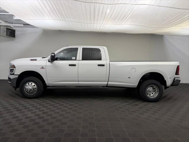 2026 RAM Ram 3500 RAM 3500 TRADESMAN CREW CAB 4X4 8 BOX
