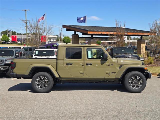 2026 Jeep Gladiator GLADIATOR SAHARA 4X4