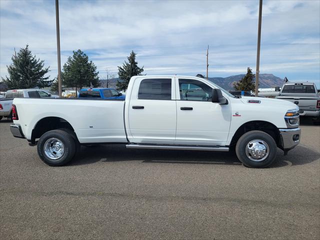 2026 RAM Ram 3500 RAM 3500 TRADESMAN CREW CAB 4X4 8 BOX