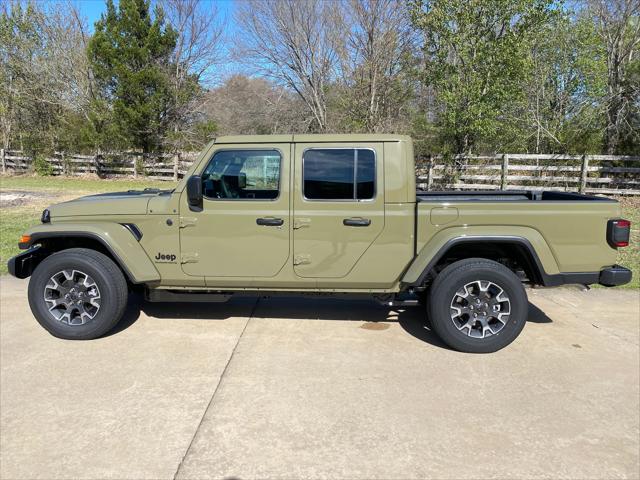 2026 Jeep Gladiator GLADIATOR SAHARA 4X4
