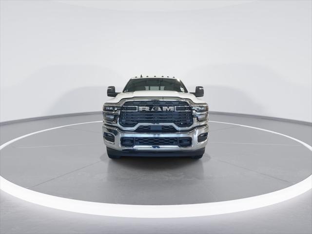 2026 RAM Ram 3500 RAM 3500 TRADESMAN CREW CAB 4X4 8 BOX