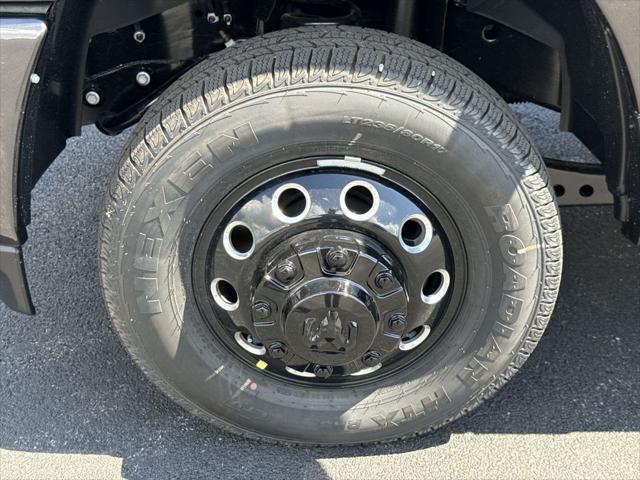 2026 Ram 3500 Big Horn Crew Cab 4x4 8' Box