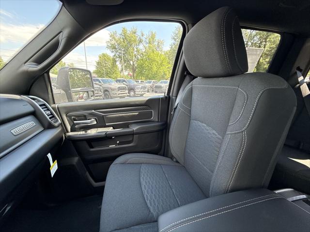 2026 Ram 3500 Big Horn Crew Cab 4x4 8' Box