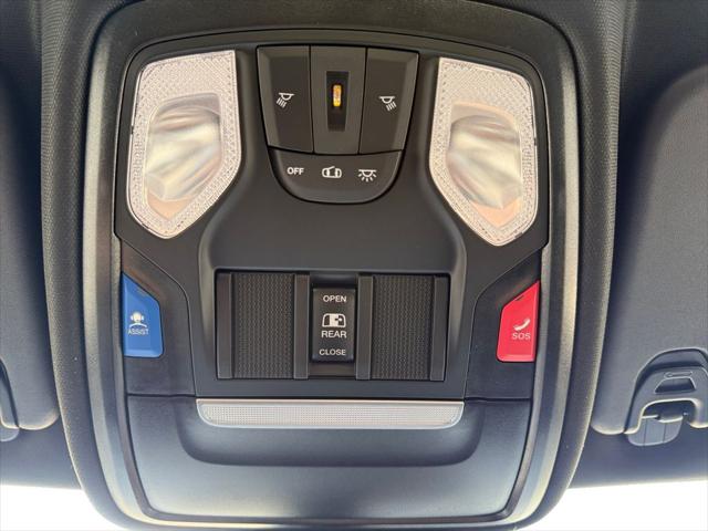 2026 Ram 1500 Warlock Crew Cab 4x4 5'7" Box