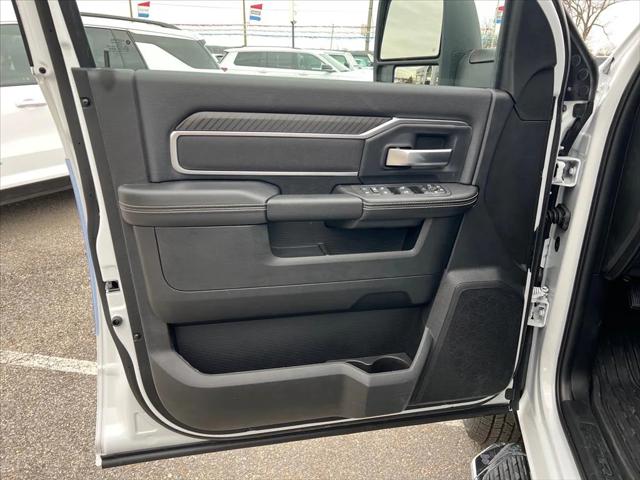 2026 Ram 3500 Big Horn Crew Cab 4x4 8' Box
