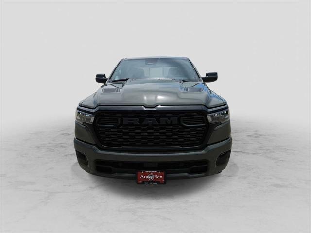 2026 RAM Ram 1500 RAM 1500 EXPRESS CREW CAB 4X4 57 BOX