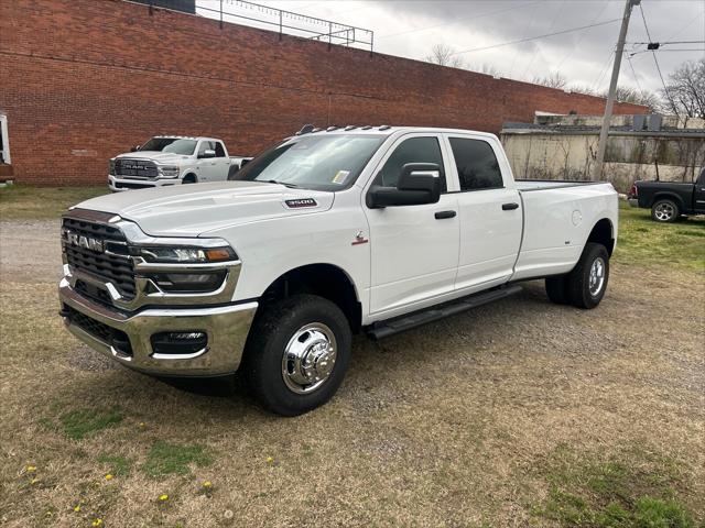 2026 RAM Ram 3500 RAM 3500 TRADESMAN CREW CAB 4X4 8 BOX