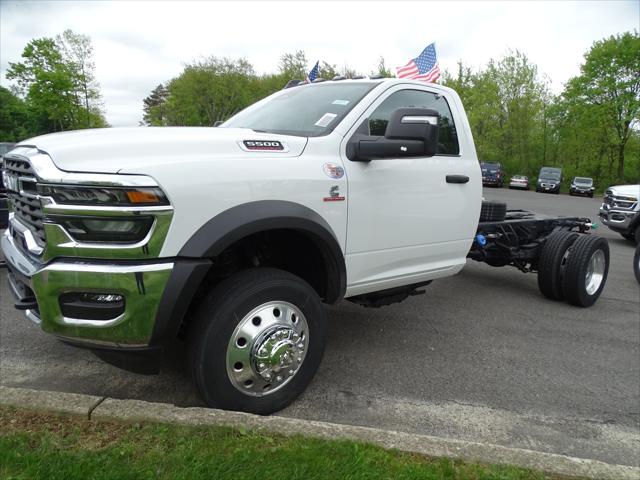 2026 RAM Ram 5500 Chassis Cab RAM 5500 TRADESMAN CHASSIS REGULAR CAB 4X4 84 CA 2026 RAM Ram 5500 Chassis Cab RAM 5500 TRADESMAN CHASSIS REGULAR CAB 4X4 84 CA