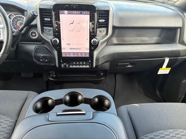 2026 RAM Ram 2500 RAM 2500 BLACK EXPRESS CREW CAB 4X4 64 BOX