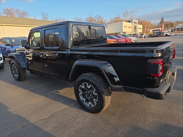 2026 Jeep Gladiator GLADIATOR SAHARA 4X4 2026 Jeep Gladiator GLADIATOR SAHARA 4X4
