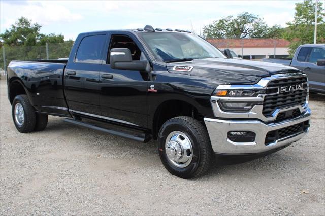 2026 RAM Ram 3500 RAM 3500 TRADESMAN CREW CAB 4X4 8 BOX