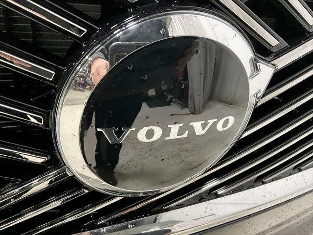 2026 Volvo XC90 Core, B6 AWD Gas (mild hybrid), Gasoline, Bright, 7 Seats