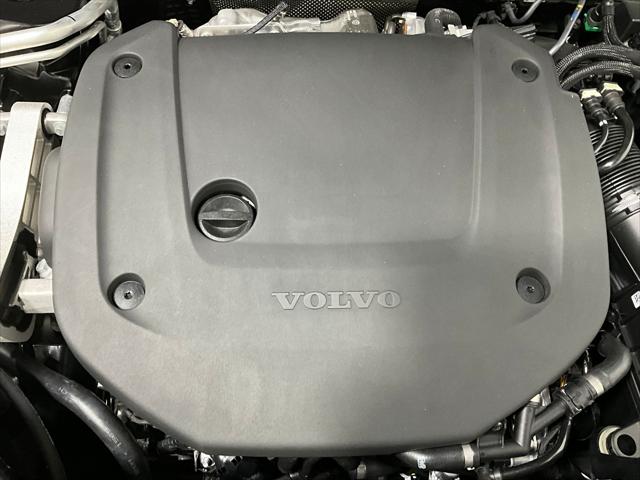 2026 Volvo XC90 Core, B6 AWD Gas (mild hybrid), Gasoline, Bright, 7 Seats