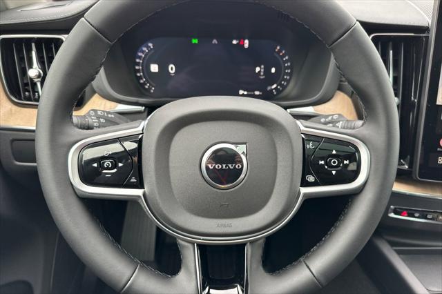 2026 Volvo XC60 B5 Ultra