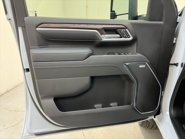 2026 GMC Sierra 2500HD Crew Cab, Standard Bed, SLT, 4WD