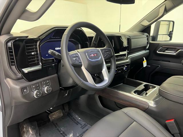 2026 GMC Sierra 2500HD Crew Cab, Standard Bed, SLT, 4WD
