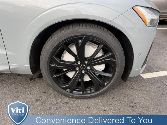 2026 Volvo XC60 B5 Ultra Black Edition