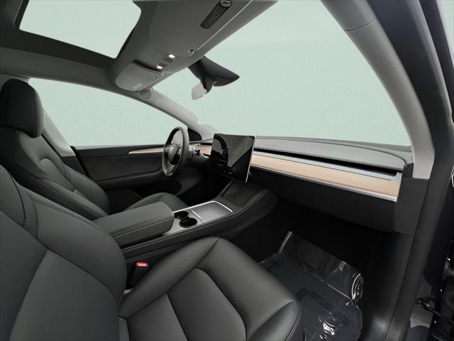 2025 Tesla Model Y Long Range Dual Motor All-Wheel Drive