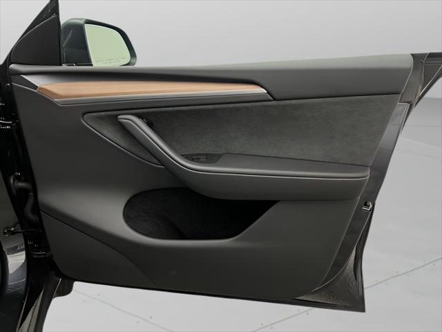 2025 Tesla Model Y Long Range Dual Motor All-Wheel Drive