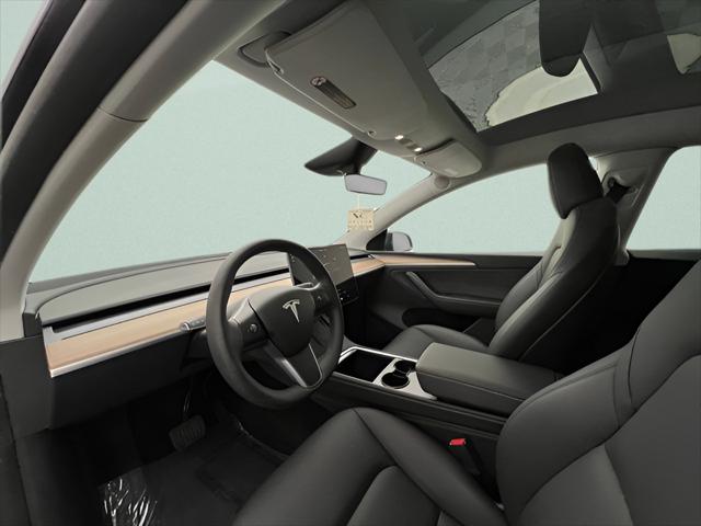 2025 Tesla Model Y Long Range Dual Motor All-Wheel Drive