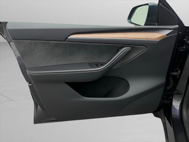 2025 Tesla Model Y Long Range Dual Motor All-Wheel Drive