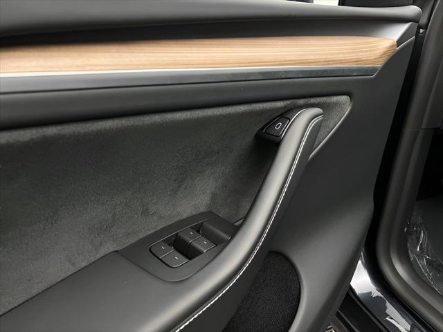 2025 Tesla Model Y Long Range Dual Motor All-Wheel Drive