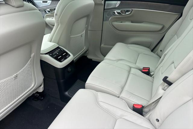 2026 Volvo XC90 Plug-In Hybrid Ultra Dark Theme, T8 AWD, Electric/Gasoline, 7 Seats