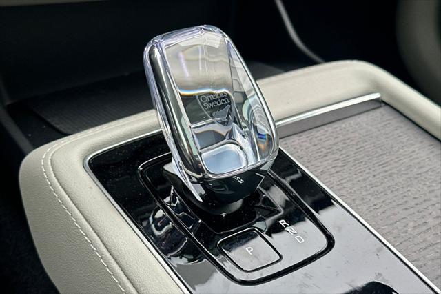 2026 Volvo XC90 Plug-In Hybrid Ultra Dark Theme, T8 AWD, Electric/Gasoline, 7 Seats