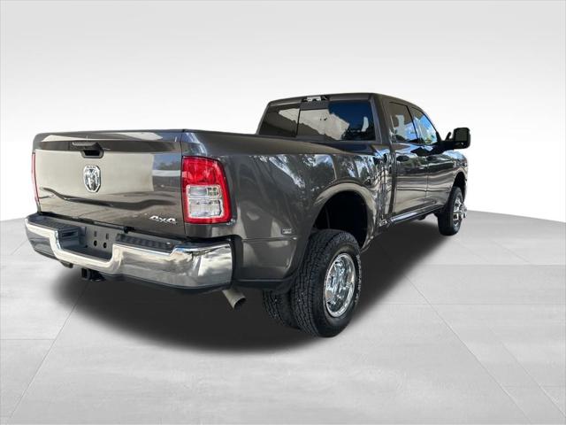 2023 RAM 3500 Tradesman Crew Cab 4x4 8 Box