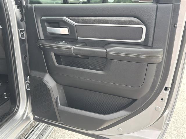 2024 Ram 3500 Big Horn Crew Cab 4x4 8' Box