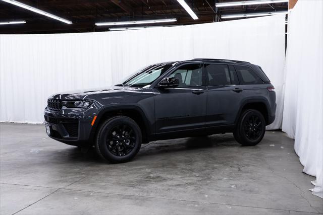 2026 Jeep Grand Cherokee Altitude 4x4
