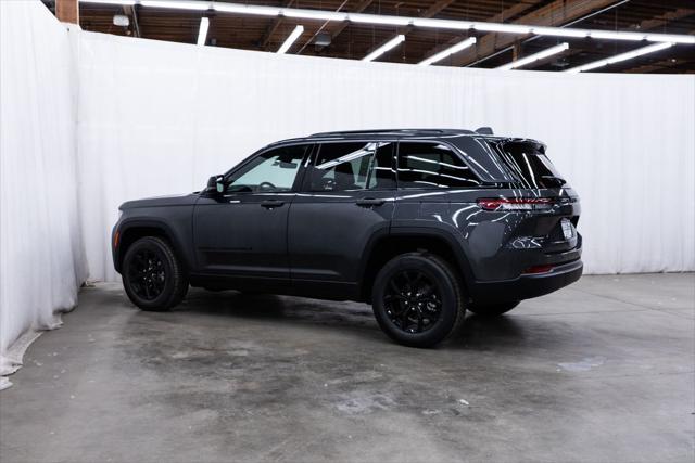 2026 Jeep Grand Cherokee Altitude 4x4