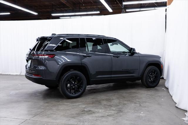 2026 Jeep Grand Cherokee Altitude 4x4