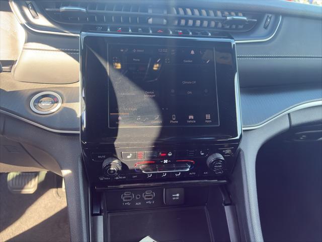 2024 Jeep Grand Cherokee L Altitude 4x4