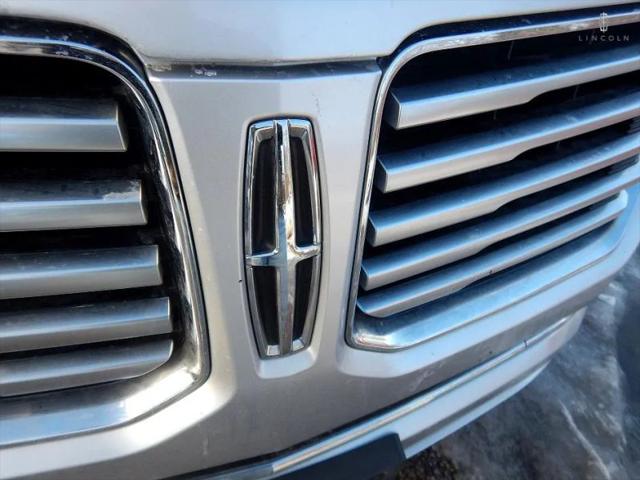2015 Lincoln Navigator L Base