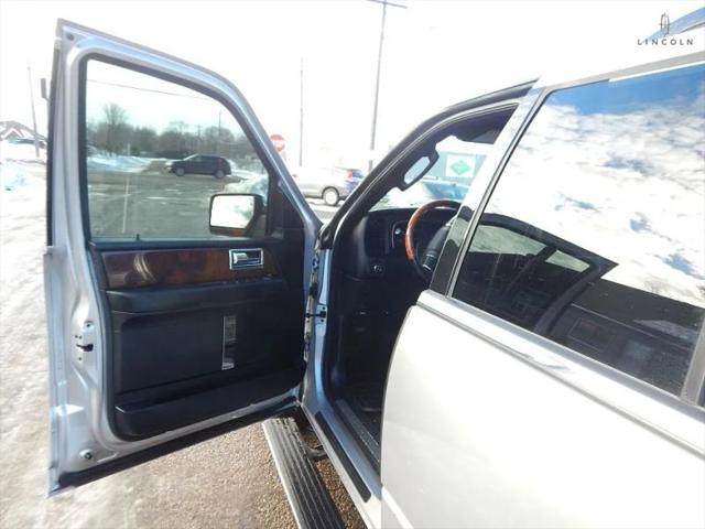 2015 Lincoln Navigator L Base