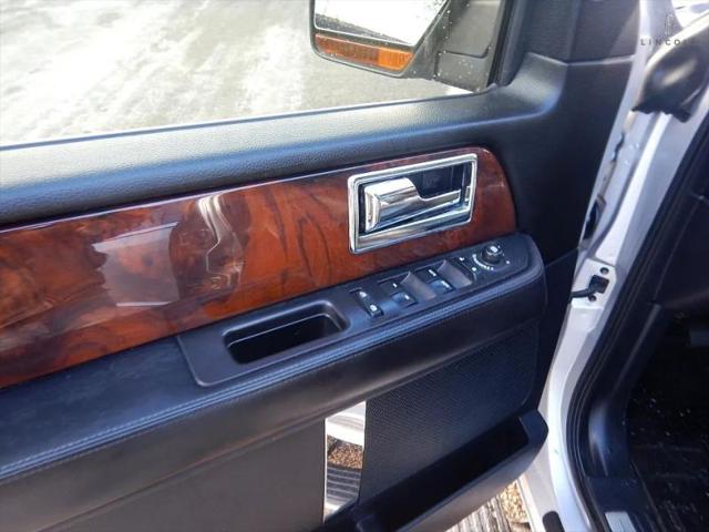 2015 Lincoln Navigator L Base