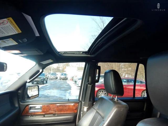 2015 Lincoln Navigator L Base
